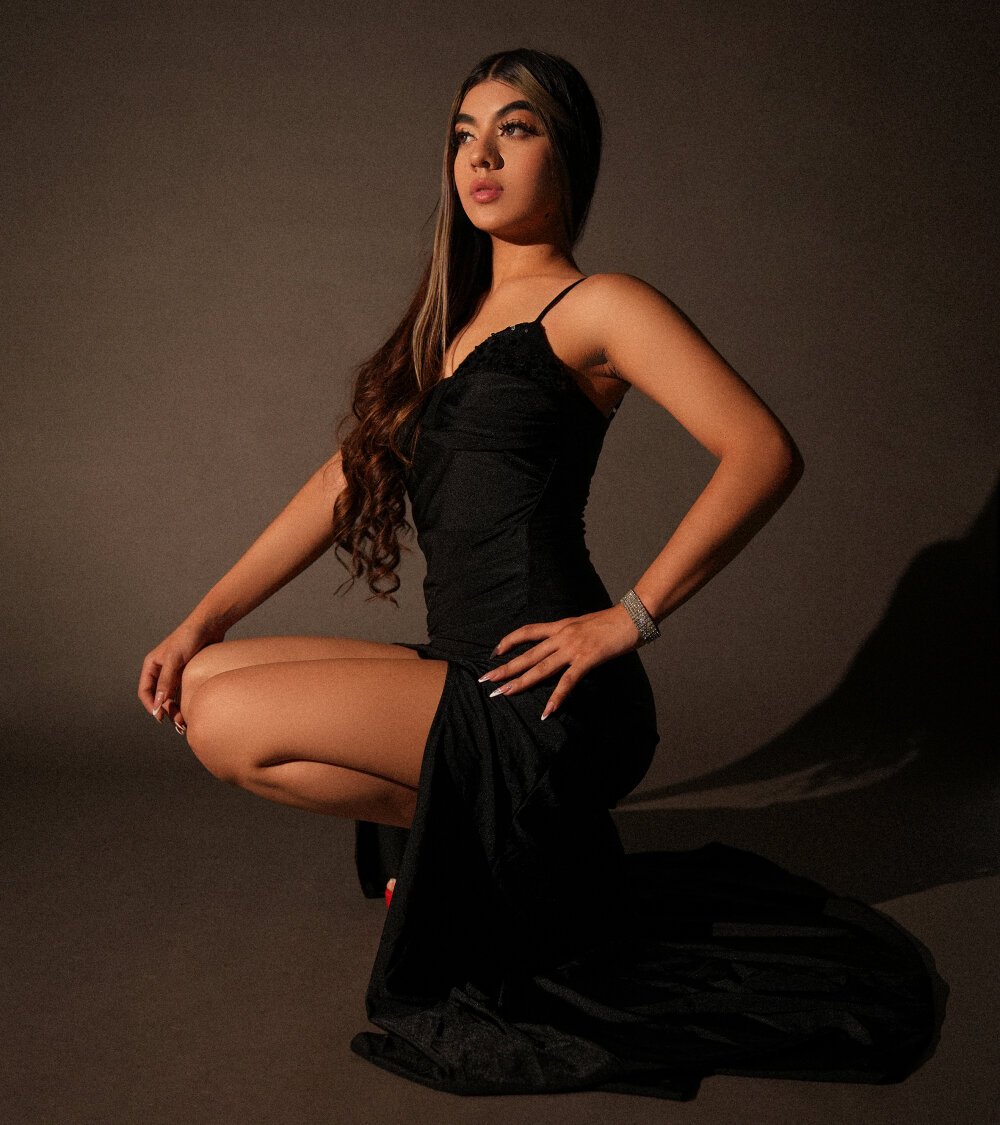 Beautiful Antonella_west camgirl in vrcamshot.com