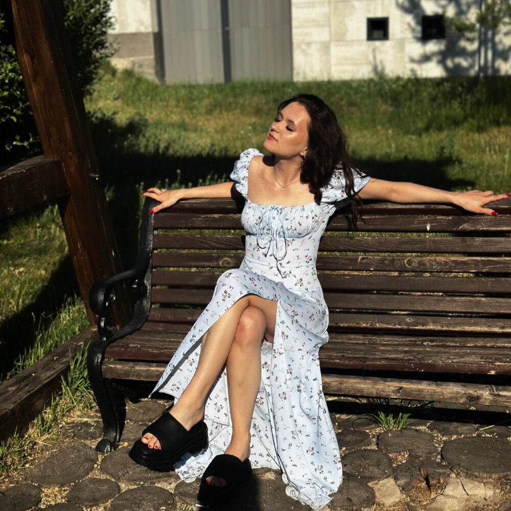 Beautiful MillySoft camgirl in vrcamshot.com