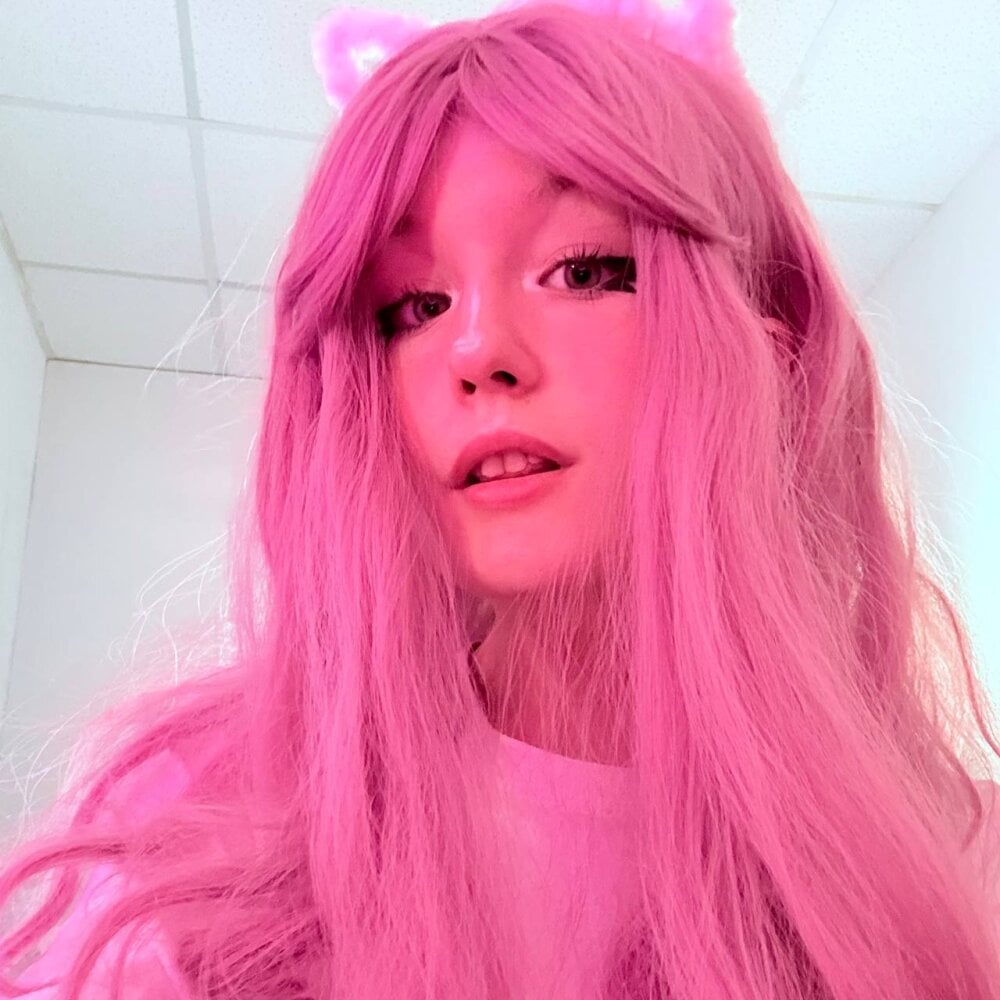 Beautiful Alasssska camgirl in vrcamshot.com