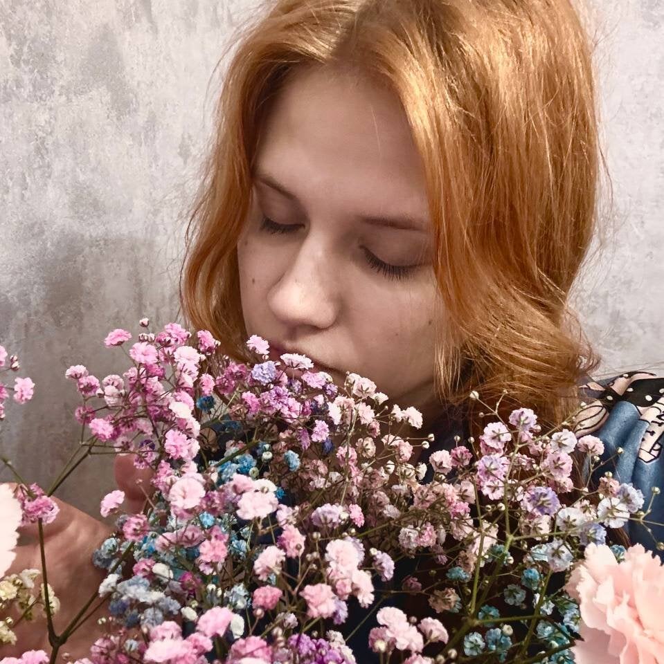 Beautiful Scarlet_Blake camgirl in vrcamshot.com