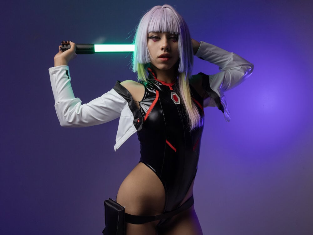 Beautiful Raven_Witch_ camgirl in vrcamshot.com