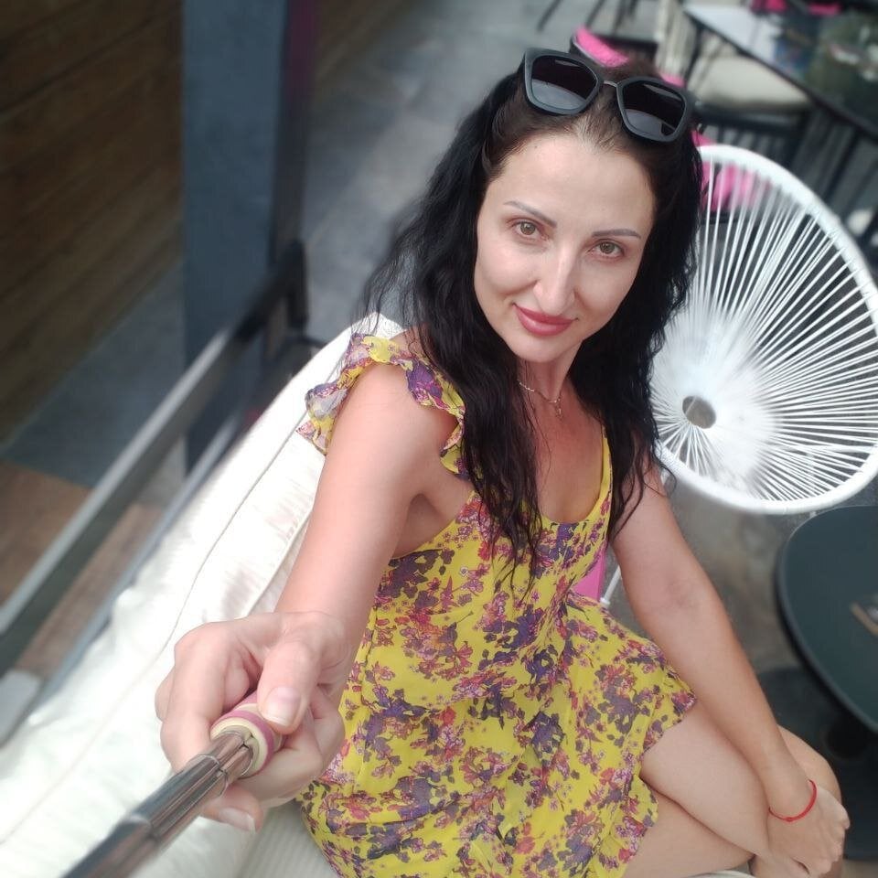 Beautiful MissRossi camgirl in vrcamshot.com