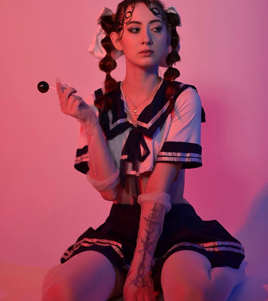 Beautiful Dark_Lola_ camgirl in vrcamshot.com