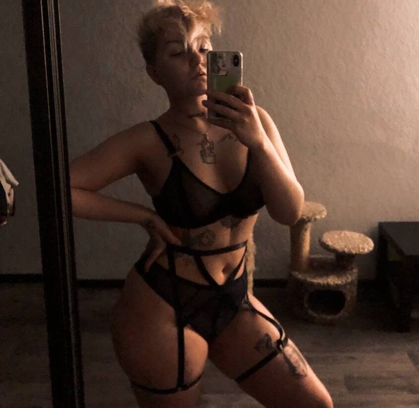 Beautiful Debbie_Taylor camgirl in vrcamshot.com