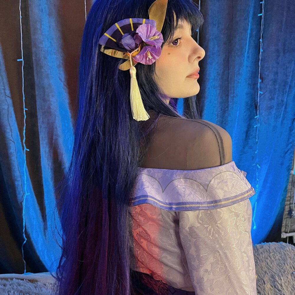 Beautiful Ember_Lily camgirl in vrcamshot.com