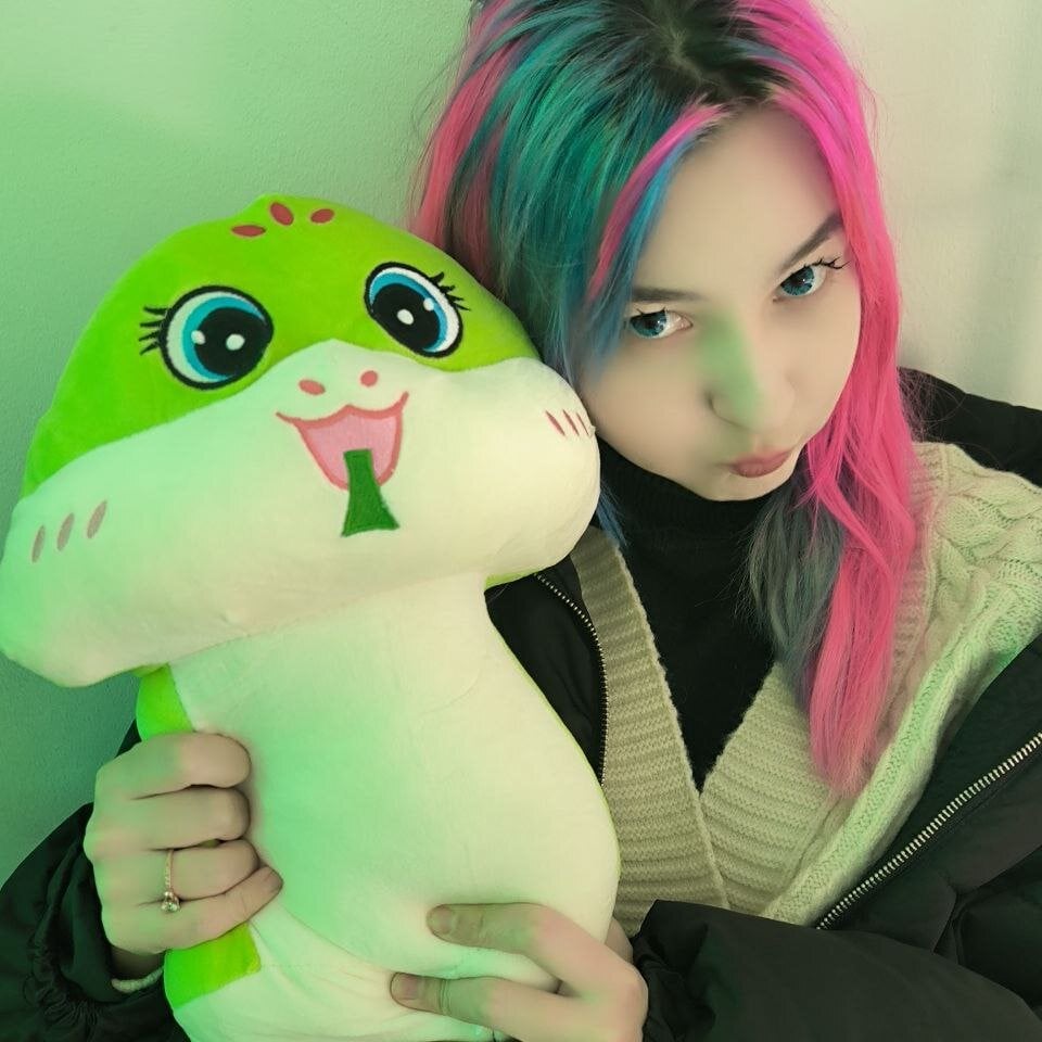 Beautiful MikkyAoki camgirl in vrcamshot.com