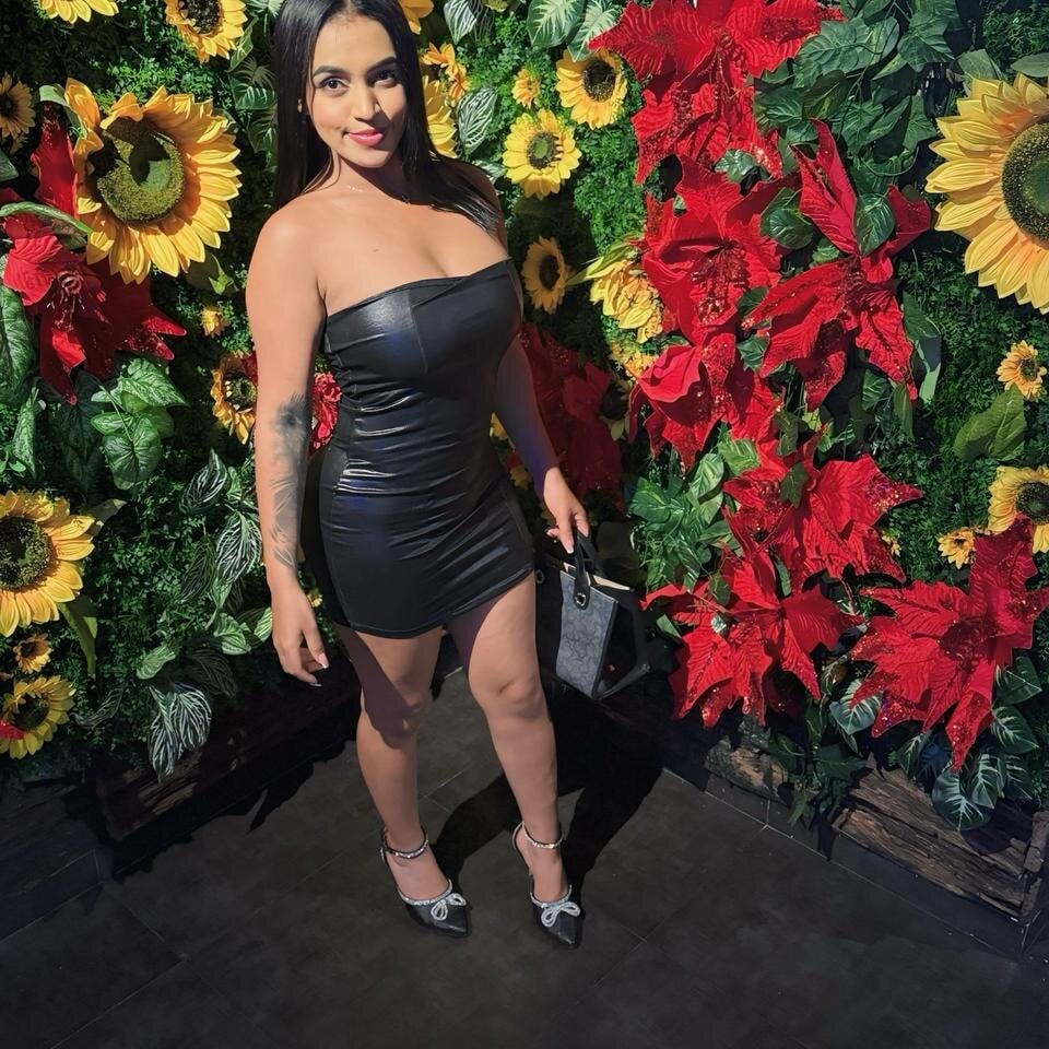 Beautiful ximena_case camgirl in vrcamshot.com