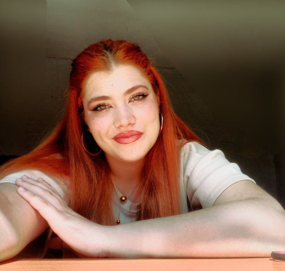 Beautiful Linda_Sauver camgirl in vrcamshot.com