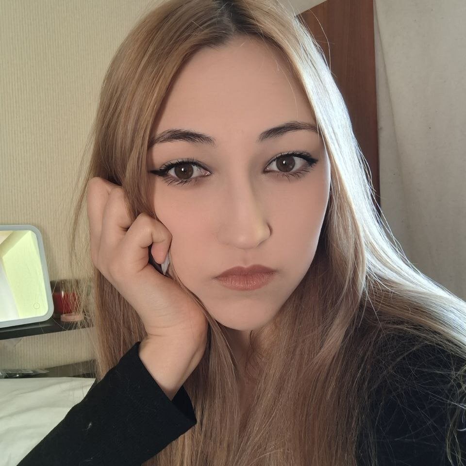 Beautiful cheryl_johnson_ camgirl in vrcamshot.com