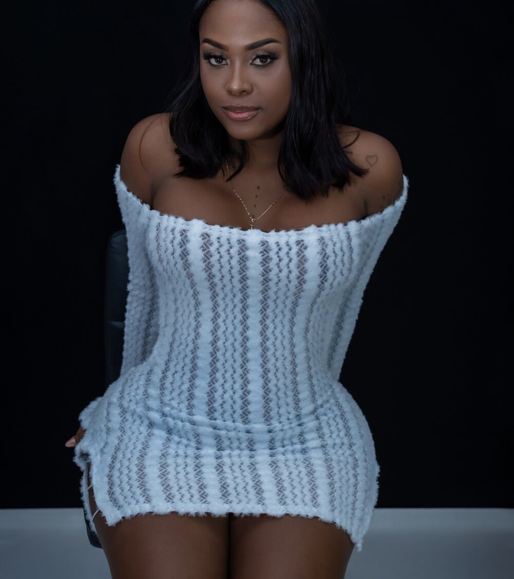 Beautiful Kima1_ camgirl in vrcamshot.com