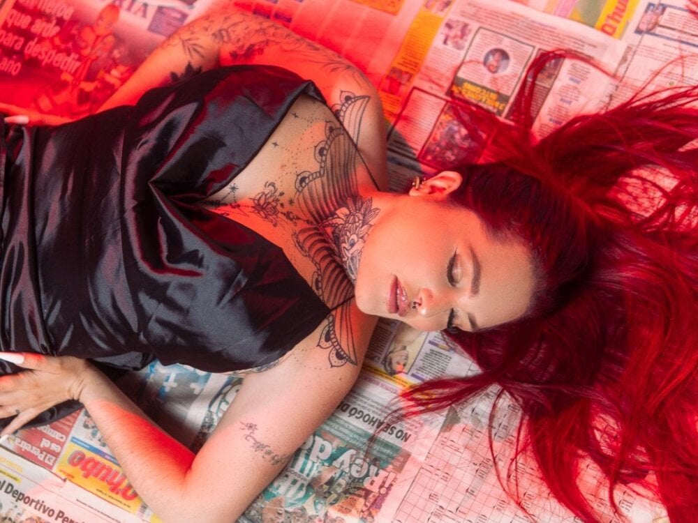 Beautiful AlejaRosse camgirl in vrcamshot.com