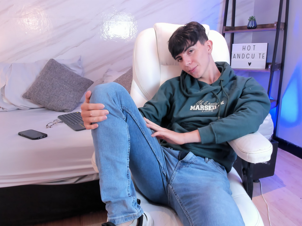 Beautiful mathias_saenz camgirl in vrcamshot.com