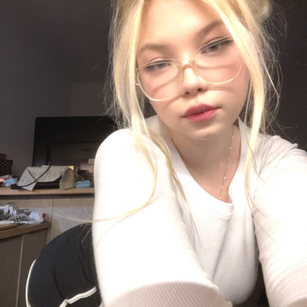 Beautiful talia_sin camgirl in vrcamshot.com