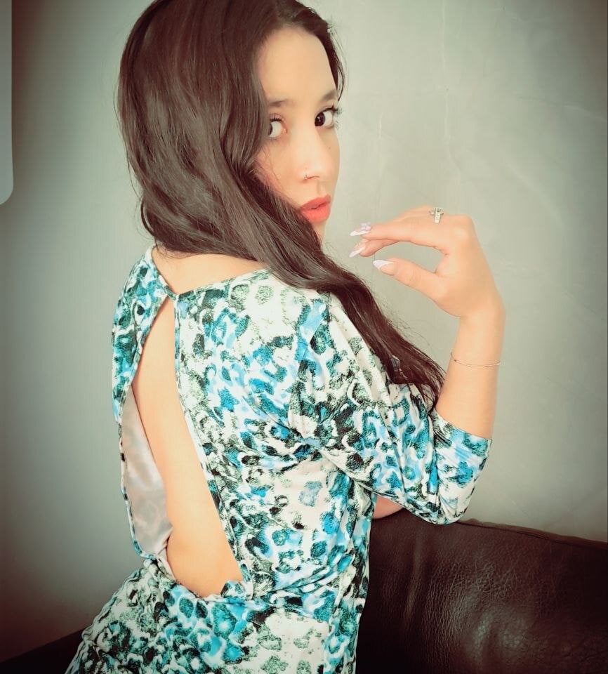 Beautiful Mally_boom camgirl in vrcamshot.com