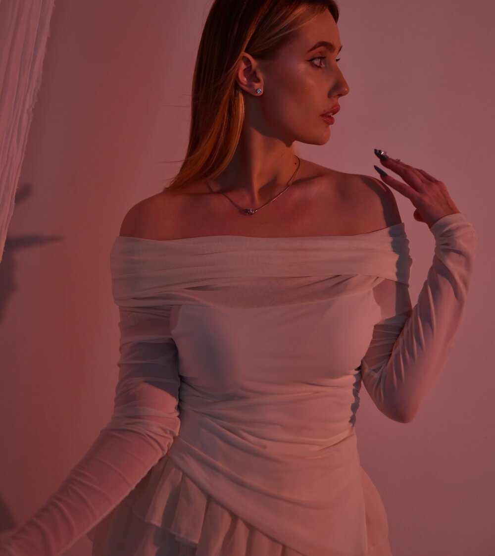 Beautiful luna_joy_ camgirl in vrcamshot.com